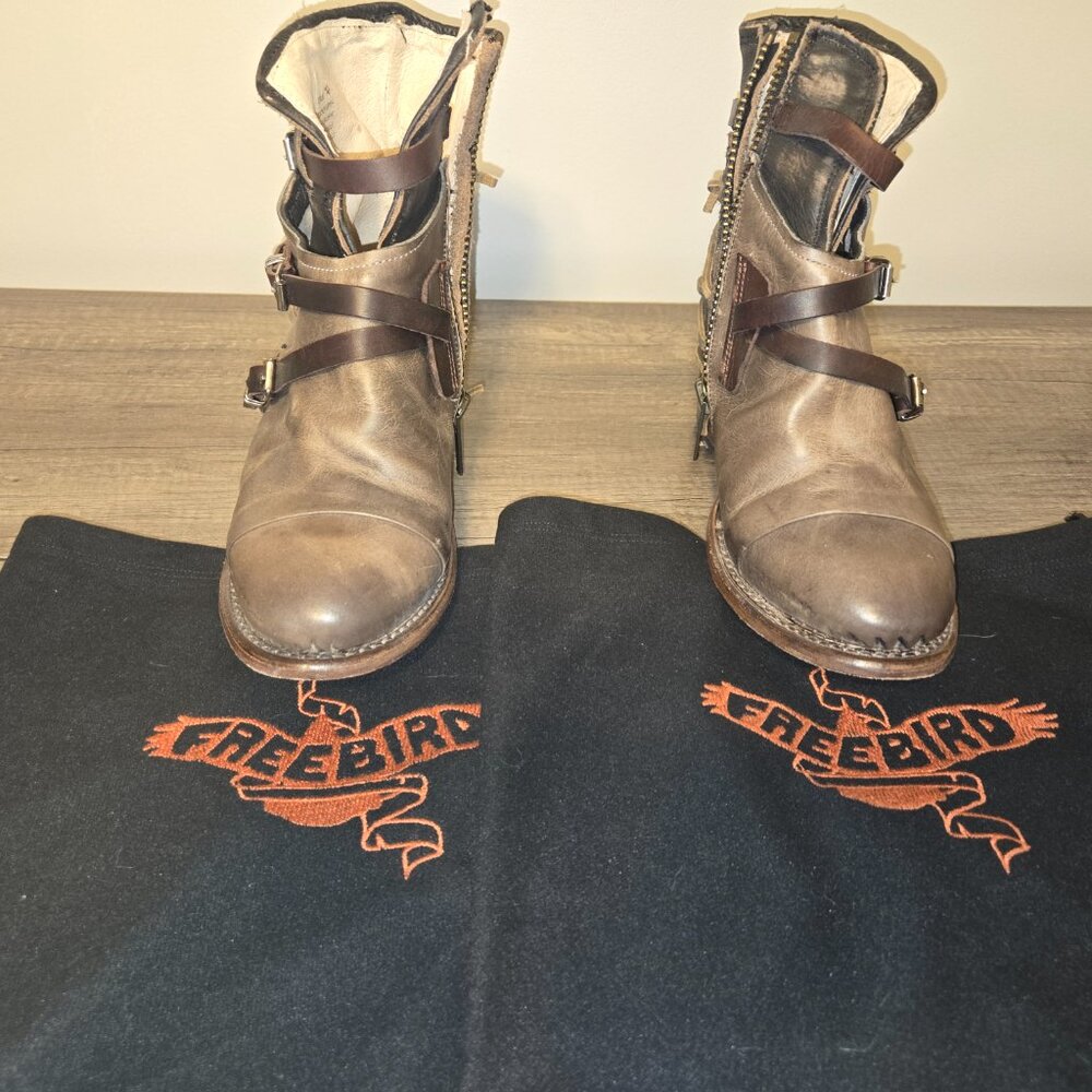 🦅 Freebird Distressed Grey Leather Buckle Boots Size 10 🦅 - Picture 2 of 10